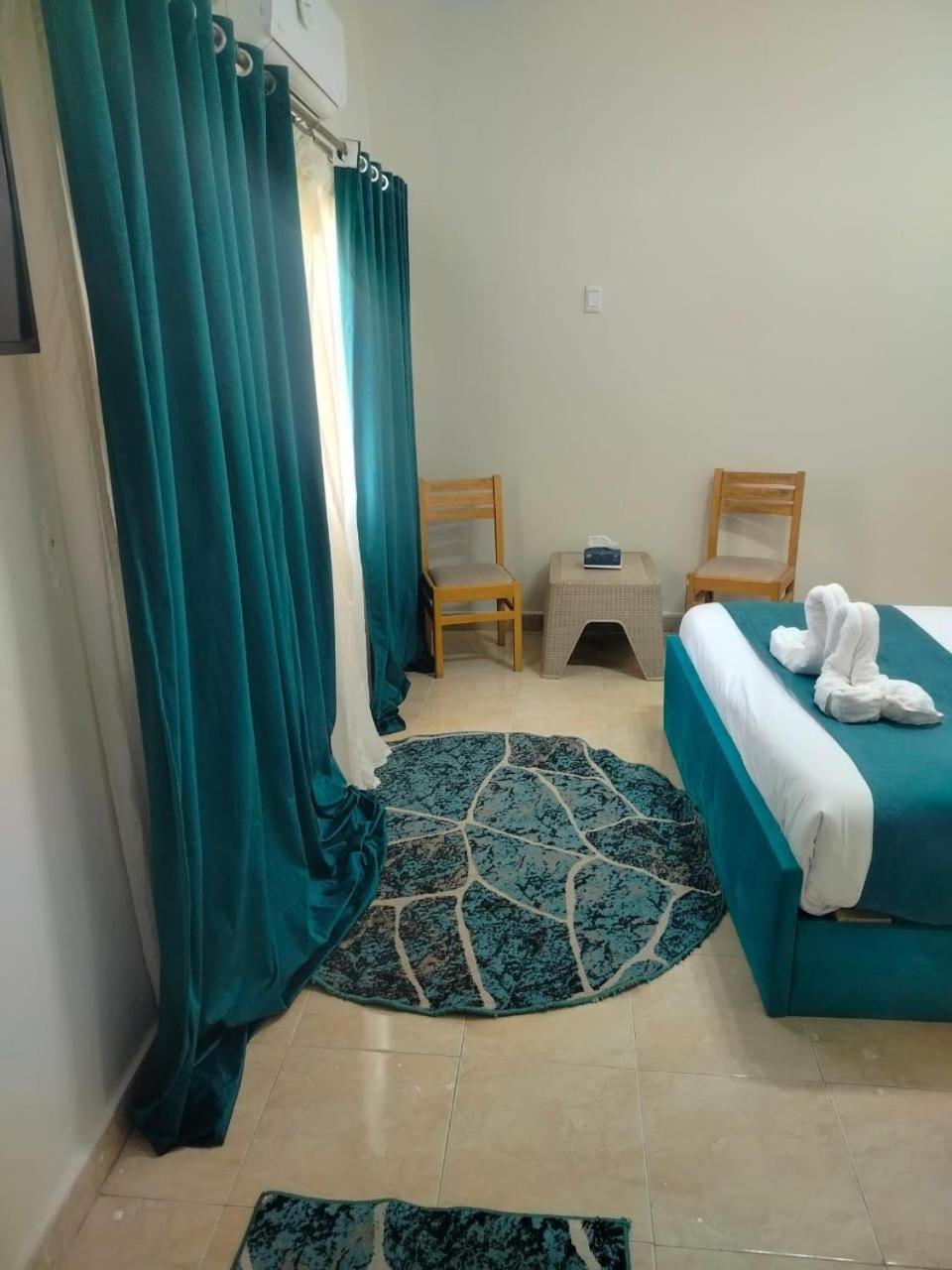 Anubis Kingdom Pyramids Hostel Kafrat al Jabal Exterior photo