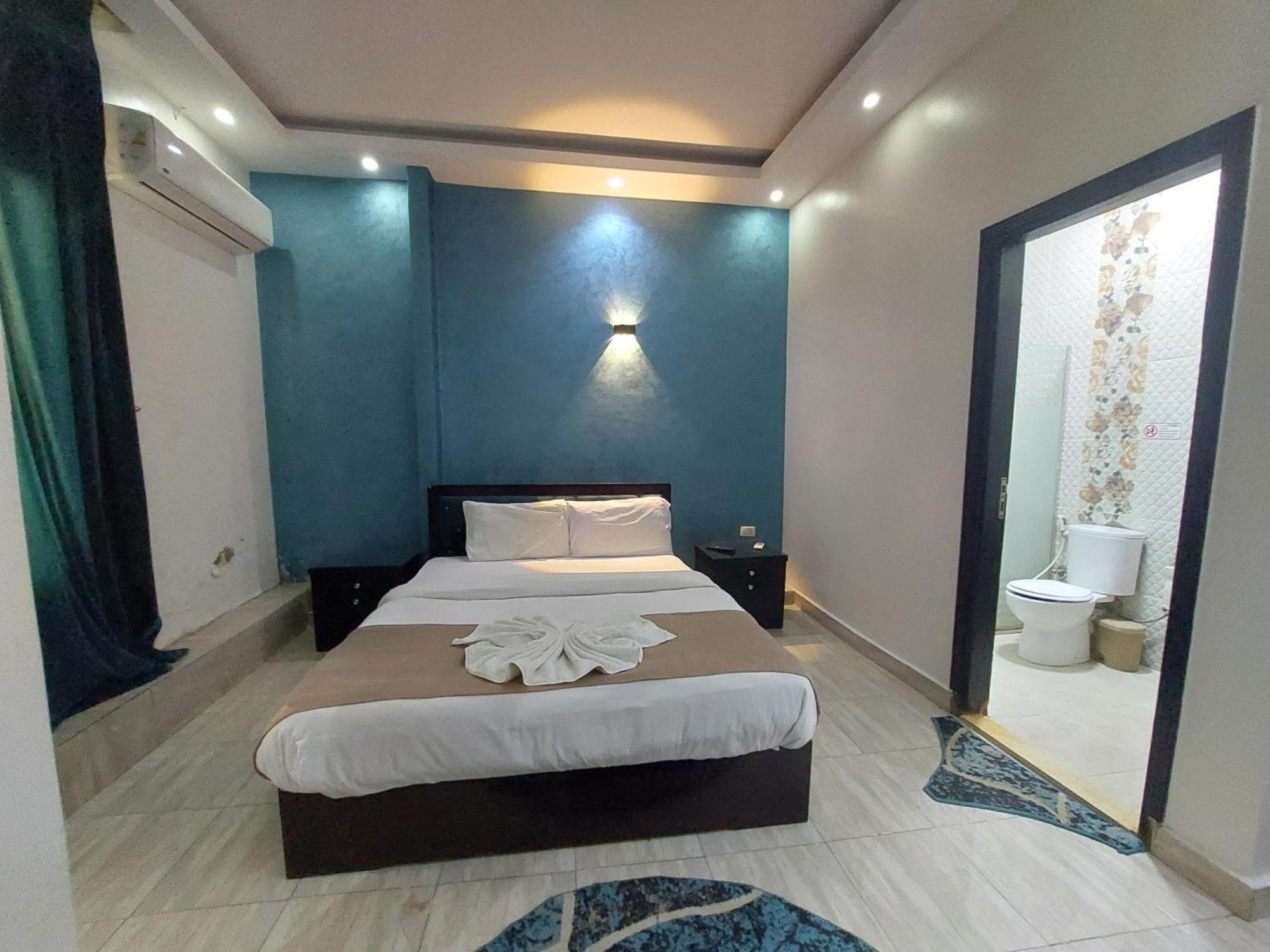 Anubis Kingdom Pyramids Hostel Kafrat al Jabal Exterior photo