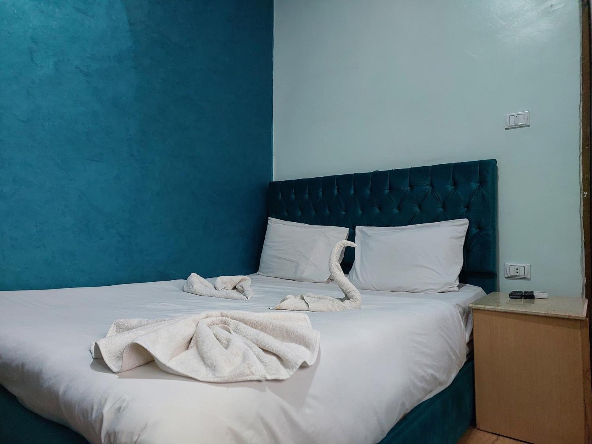 Anubis Kingdom Pyramids Hostel Kafrat al Jabal Exterior photo