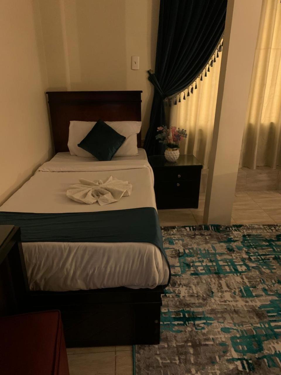 Anubis Kingdom Pyramids Hostel Kafrat al Jabal Exterior photo