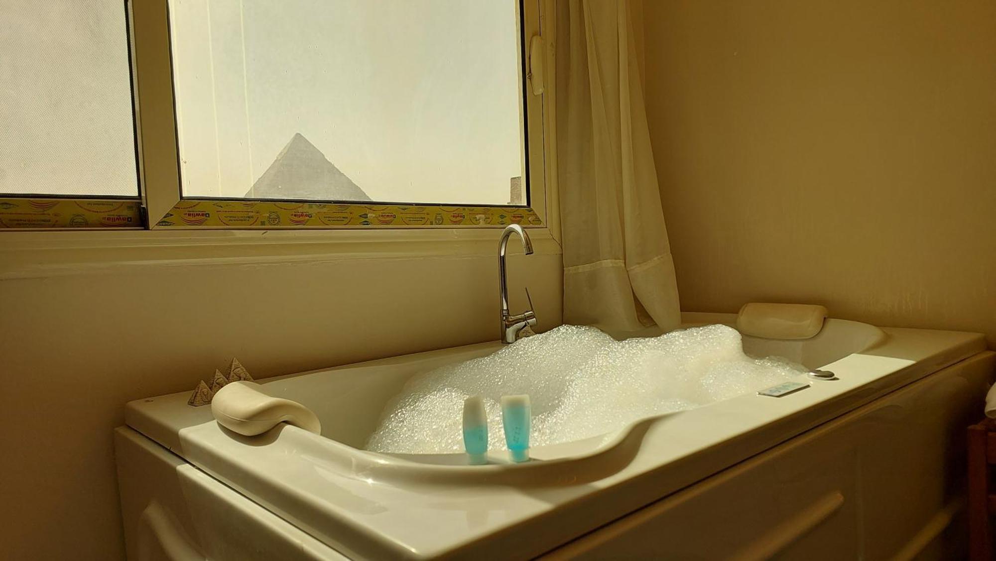 Anubis Kingdom Pyramids Hostel Kafrat al Jabal Exterior photo